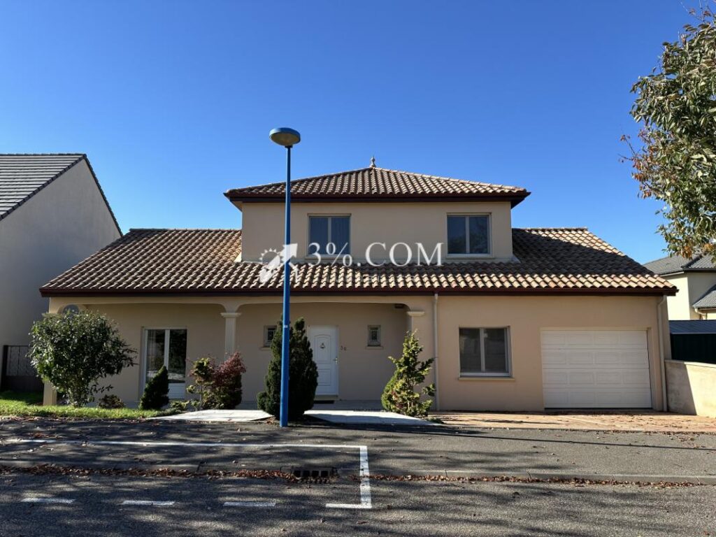 Maison individuelle 7 pièces dont 4 chambres 164 m2 TOUL – 7 pièces – 4 chambres – 164 m²