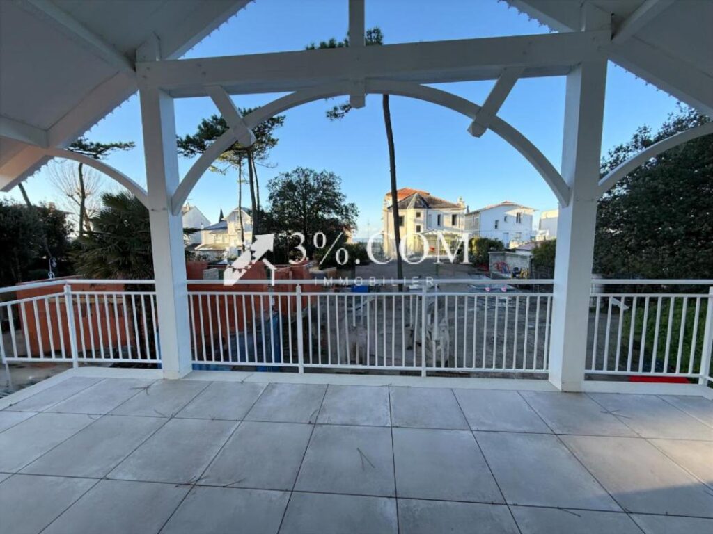 Villa 2025 style BELLE EPOQUE 6 pièces 176 m2 à Royan face – 6 pièces – 3 chambres – 176 m²