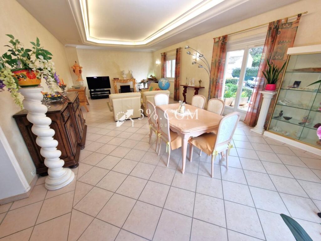 Villa spacieuse avec sous-sol total – 5 pièces – 3 chambres – 145 m²