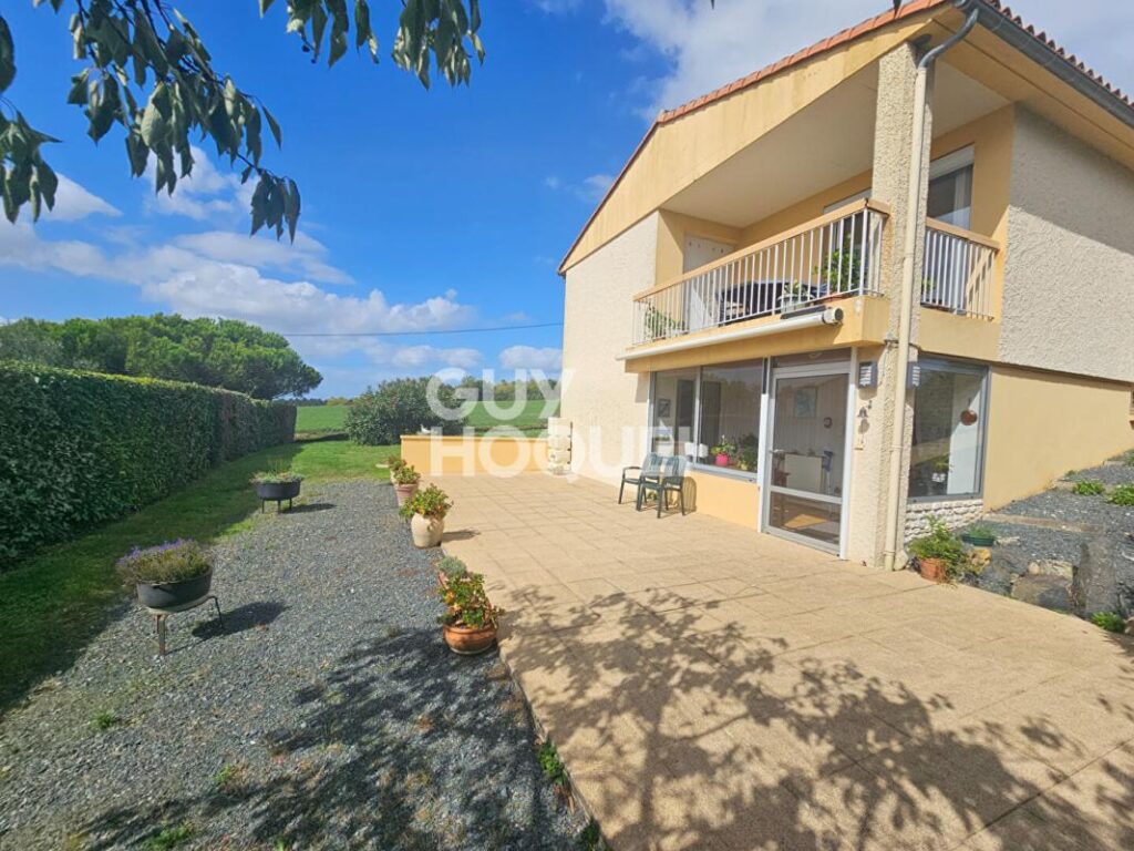 Maison Fontenay Le Comte 8 pièce(s) 150.87 m2 – 8 pièces – 5 chambres – 150 m²
