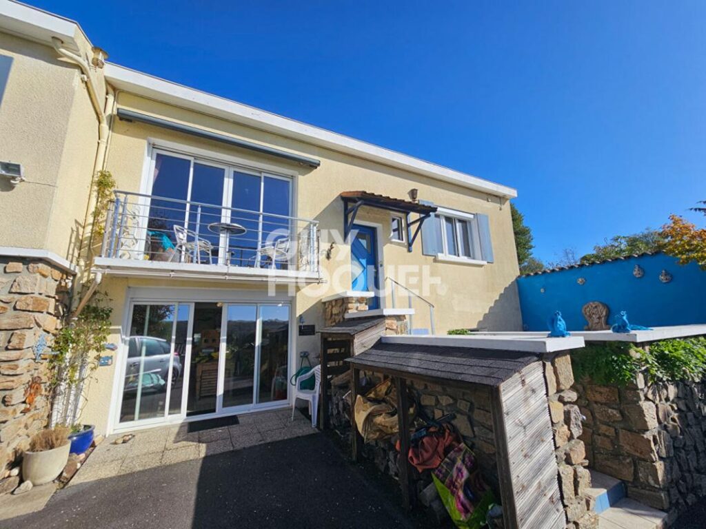 Maison atypique Mervent – 6 pièces – 4 chambres – 169 m²