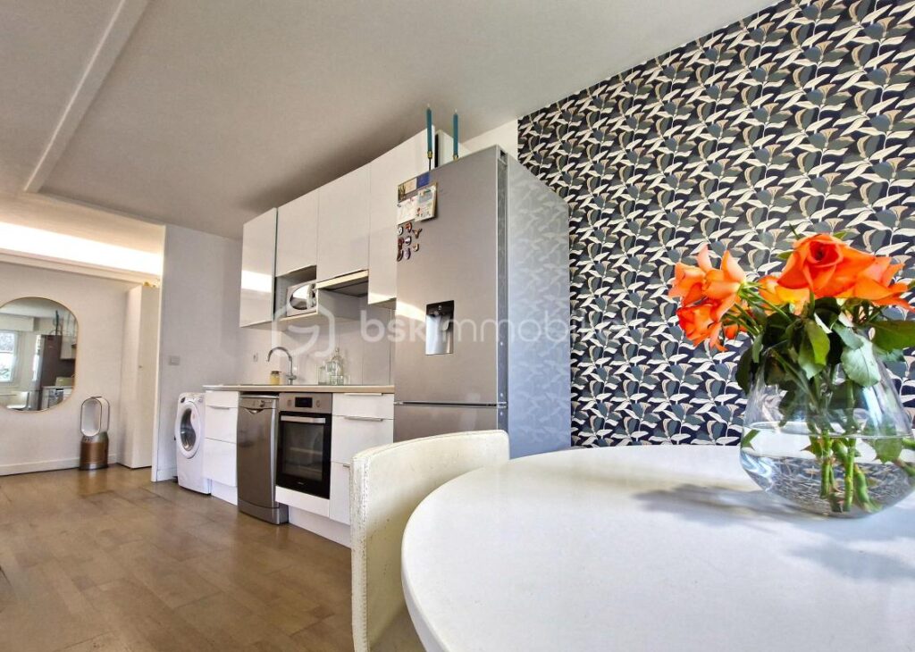 Atmosphère cosy en hypercentre pour cet appartement avec terrasse ! – 3 pièces – 2 chambres – 67 m²