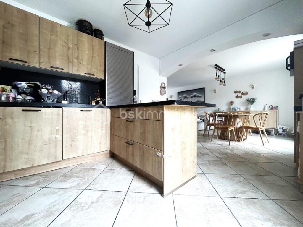 A vendre maison – 5 pièces – 4 chambres – 108 m²