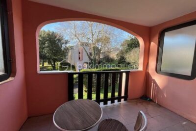 STUDIO CABINE DANS RESIDENCE AVEC PISCINE PROCHE PLAGE ET COMMERCES – 1 pièce – NR chambres – 23 m²