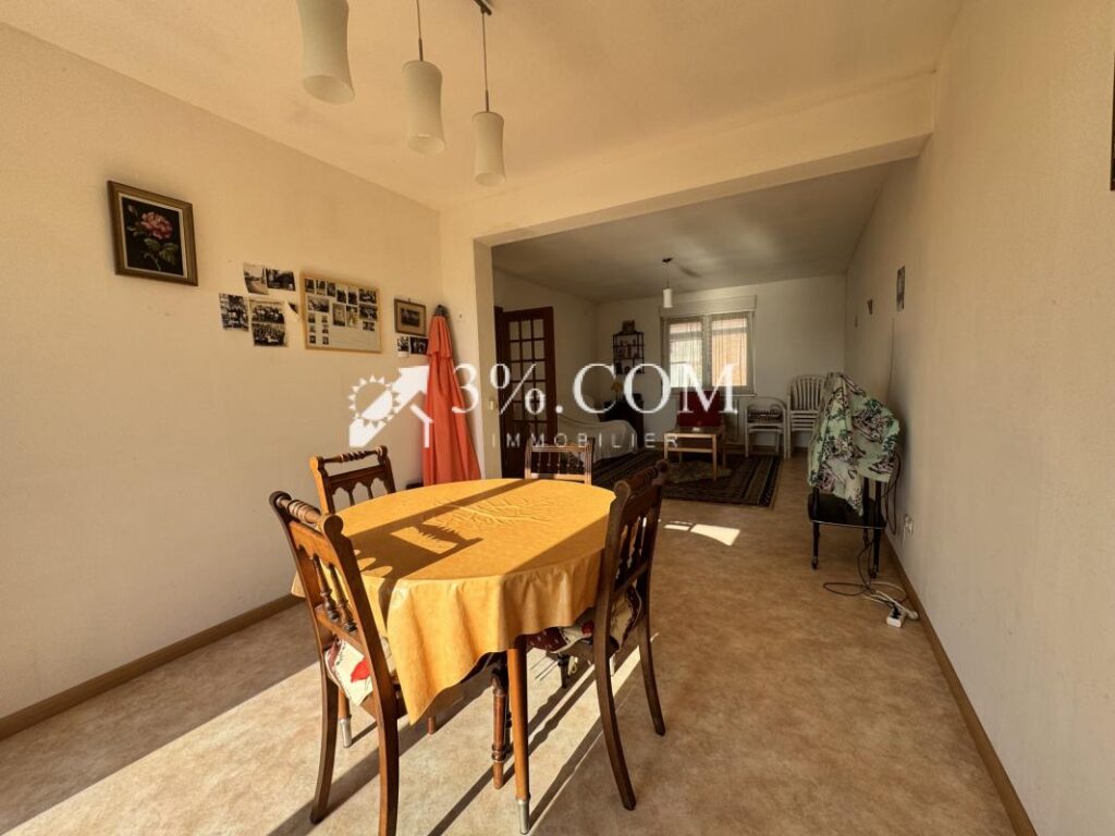 Maison plain pied 83m2 avec 2 chambres à rafraîchir sur 4 – 3 pièces – 2 chambres – 83 m²