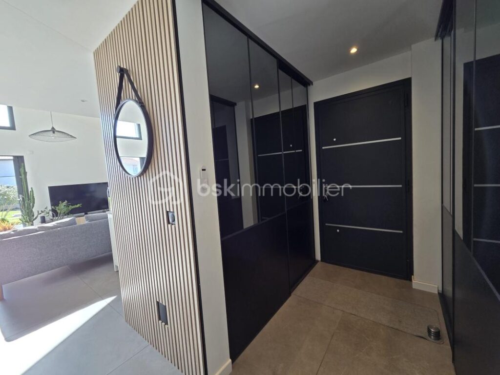 Villa Récente Criel de Moirans 495 000 € – 5 pièces – 4 chambres – 158 m²