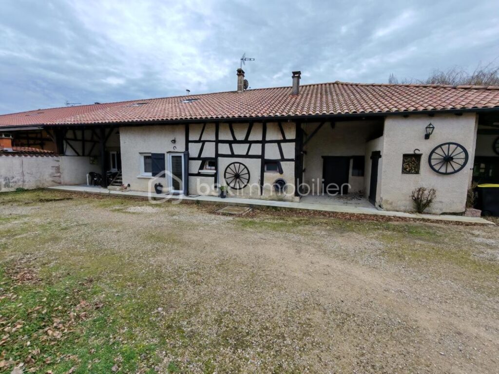 Ferme Bressane – 8 pièces – 4 chambres – 171 m²