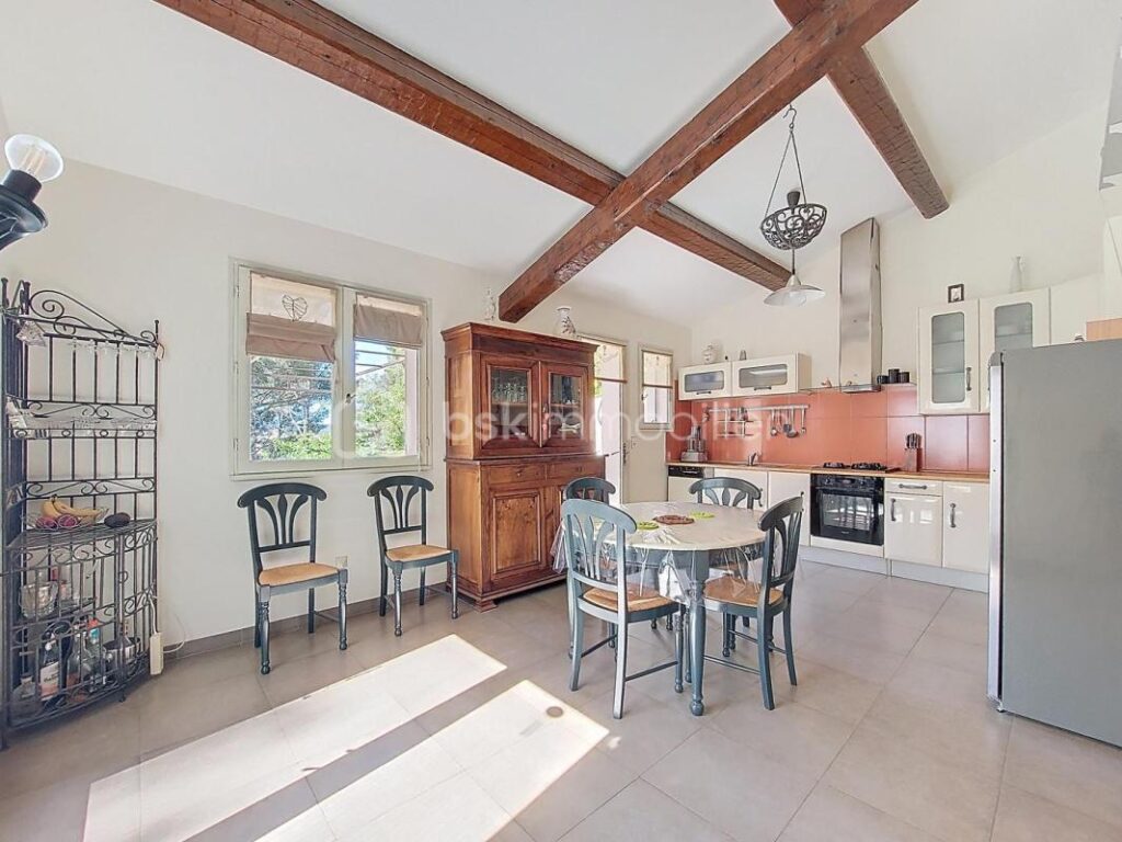 VILLA DE CARACTERE – 6 pièces – 5 chambres – 135 m²