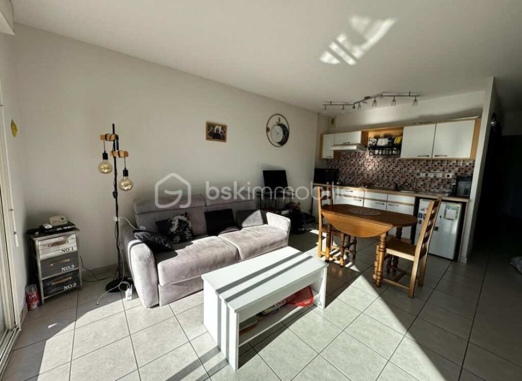 GRAND STUDIO AVEC COIN NUIT + PARKING / VUE MER ET FORET – 1 pièce – 1 chambre – 40 m²