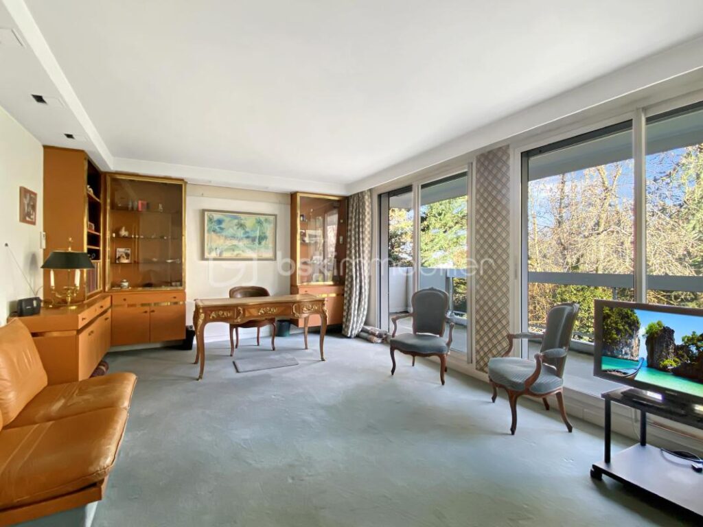 Duplex d’exception au cœur de la verdure – Terrasses, balcons, box – Ville-d’Avray – 5 pièces – 2 chambres – 155 m²