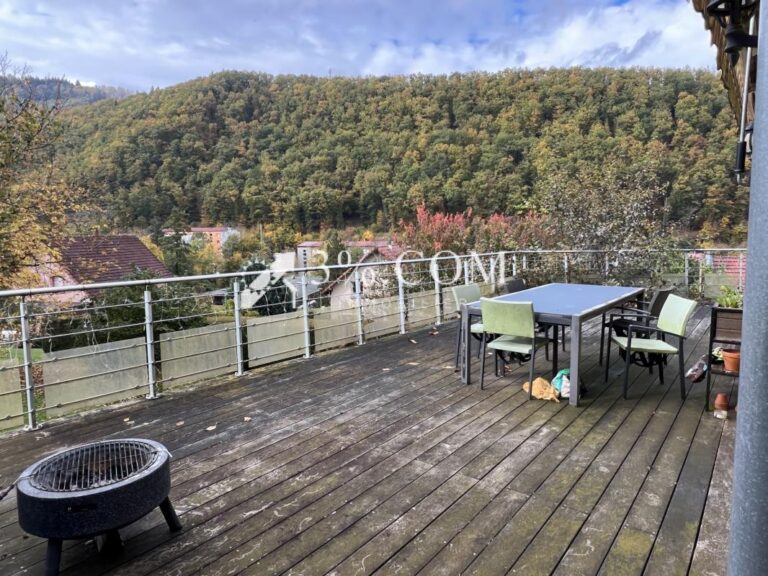 Jolie Maison à vendre bénéficiant d’une belle vue sur les va – 5 pièces – 3 chambres – 129 m²