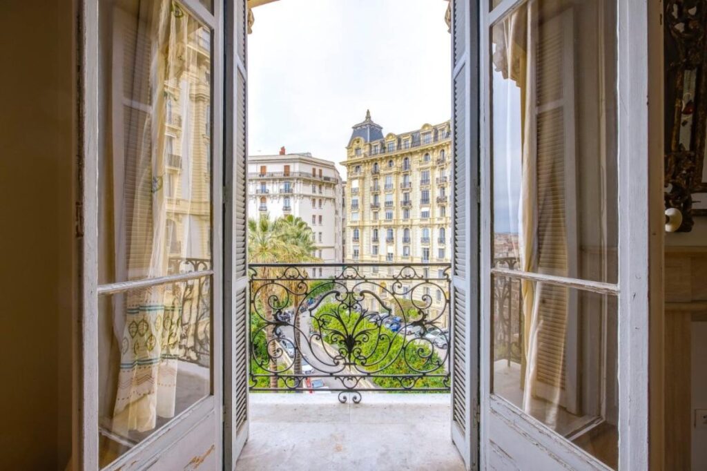 NICE CIMIEZ PALAIS BOURGEOIS – 3P – 66 m² – 3 pièces – 2 chambres – 66 m²