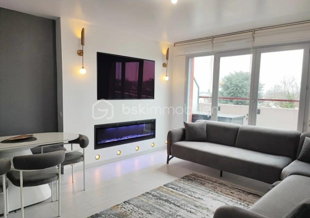 Appartement 5 pièces 89 m² – Terrasse 45 m² – place de parking – proximité des commodités – 5 pièces – 4 chambres – 89 m²