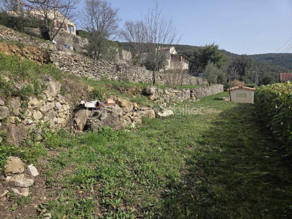 terrain à vendre – NR pièces – NR chambres – 784 m²