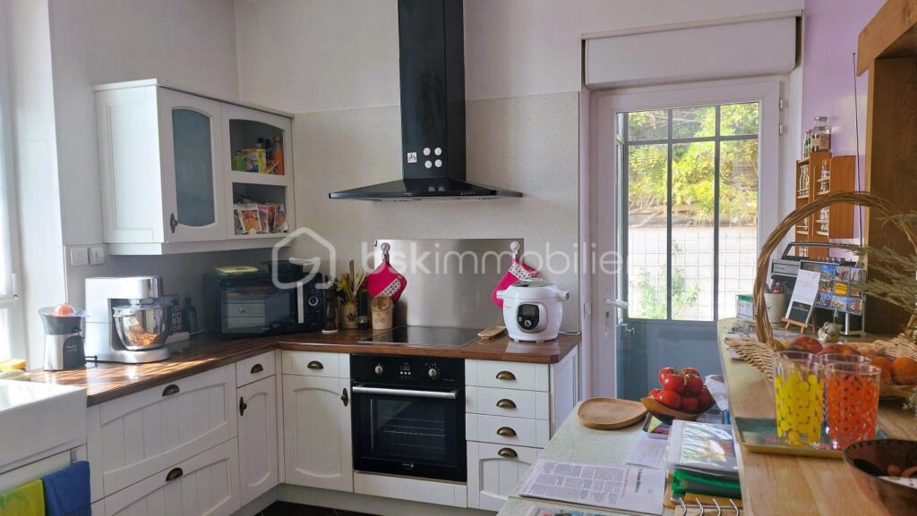 Belle maison sénonaise au charme authentique – 7 pièces – 4 chambres – 172 m²