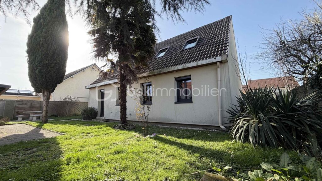 Élégance et confort dans un quartier pavillonnaire de Trappes – 6 pièces – 4 chambres – 140 m²