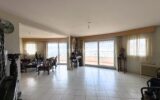 Appartement spacieux de 106 m2 avec vue panoramique sur la ville de Hyères, les collines, et la mer – 5 pièces – 3 chambres – 106 m²