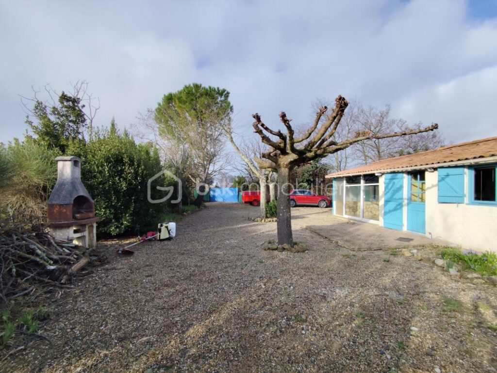 Maison en Ardèche Sud avec vue – 3 pièces – 1 chambre – 60 m²