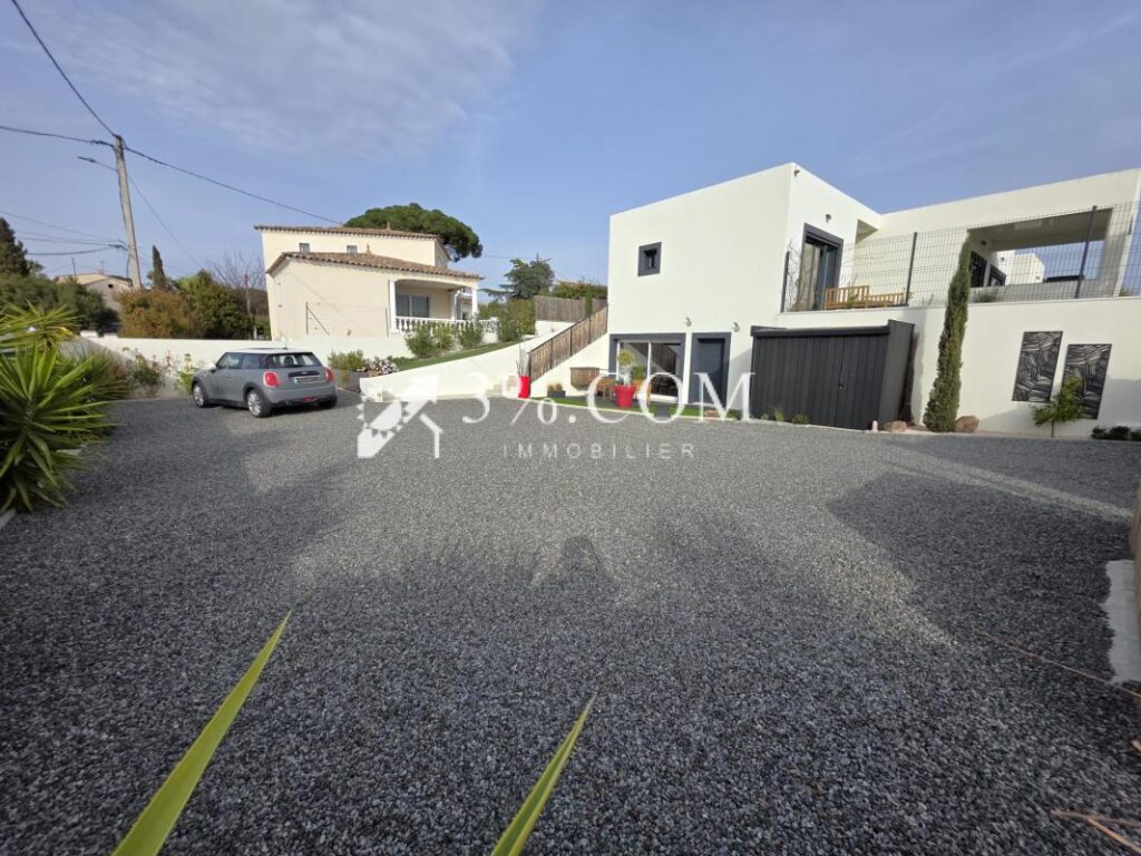 Grande villa californienne au calme – 5 pièces – 4 chambres – 222 m²