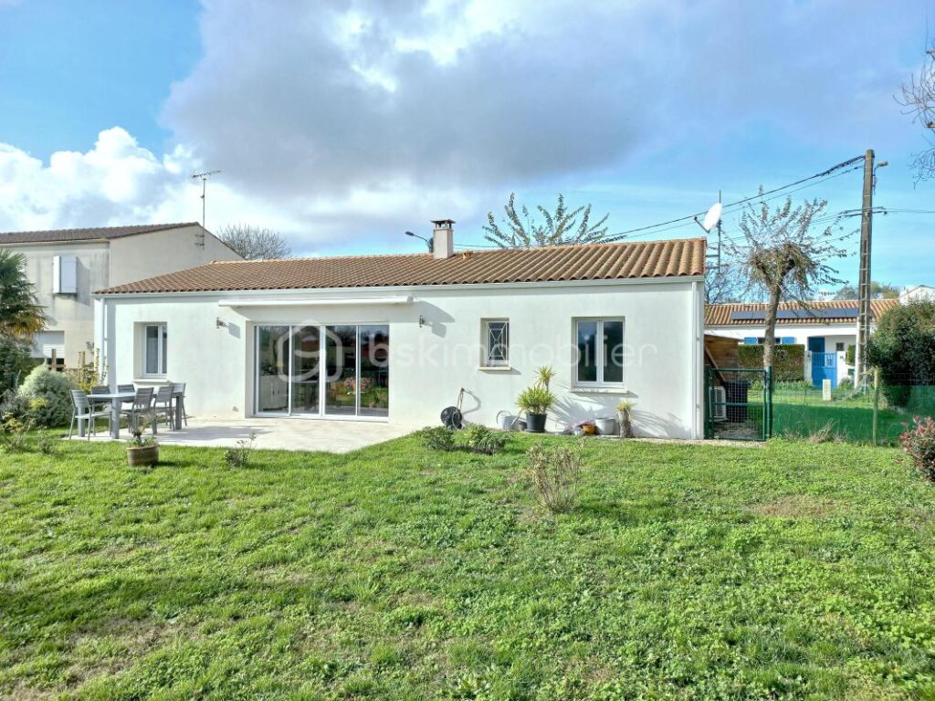 Plain-pied de 2021 au calme – Trois chambres – Garage – 4 pièces – 3 chambres – 90 m²