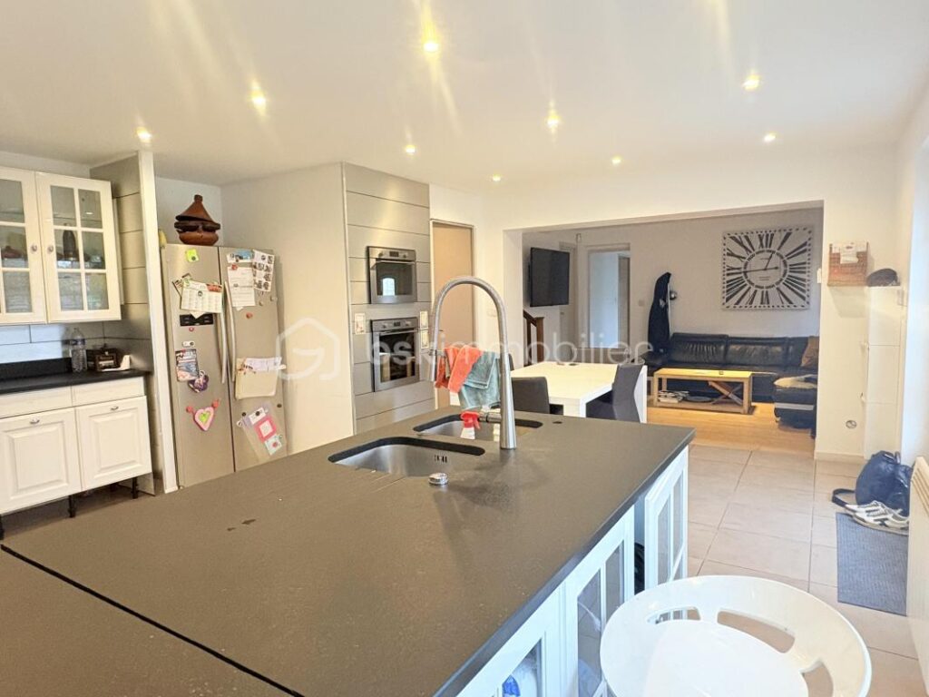 Maison familiale semi plain pied 148 m2 Libercourt – 7 pièces – 5 chambres – 147 m²