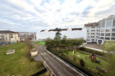 EN EXCLUSIVITÉ – DUPLEX AVEC GRANDE TERRASSE ET DOUBLE GARAGE – 4 pièces – 3 chambres – 77 m²