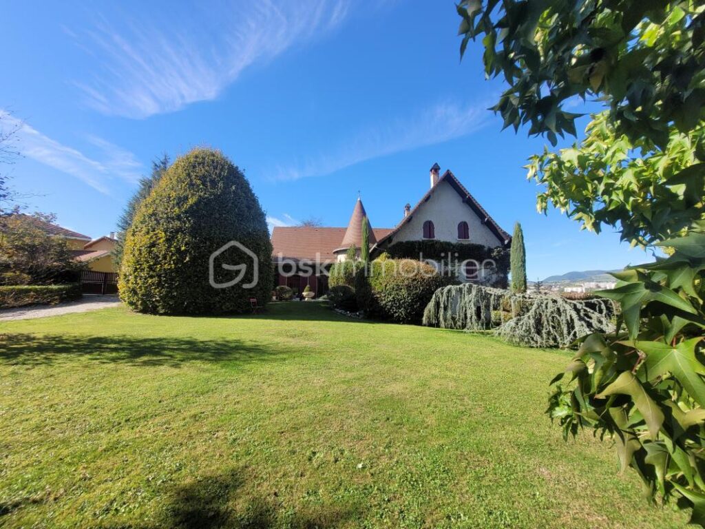 Criel de Voiron Propriété d’Exception Terrain 3766 m² 1 090 000 € – 10 pièces – 6 chambres – 370 m²