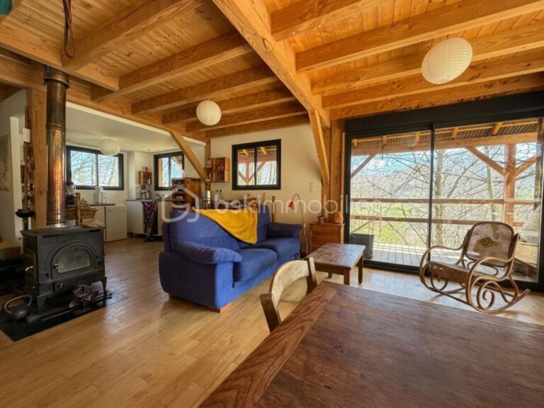 Propriété de 167m2 dans un écrin de verdure au cœur de Bagnères de Bigorre – 10 pièces – 5 chambres – 167 m²