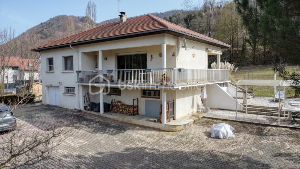 Maison individuelle 146 m² – 5 pièces – 3 chambres – 146 m²