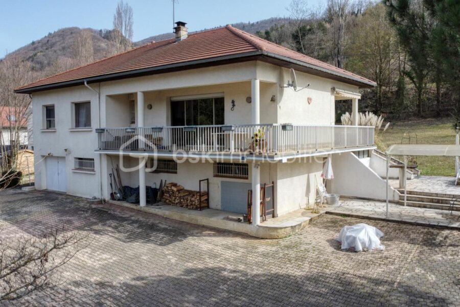 Maison à vendre à Saint martin de la cluze
