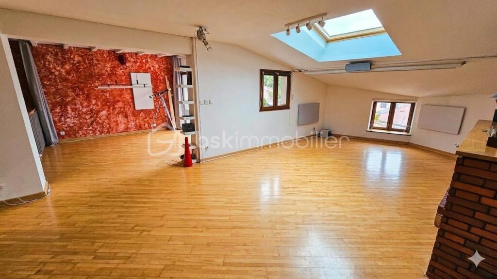 Maison de Village (228 m²) – Vue Panoramique à Amance (54770) – 7 pièces – 5 chambres – 228 m²