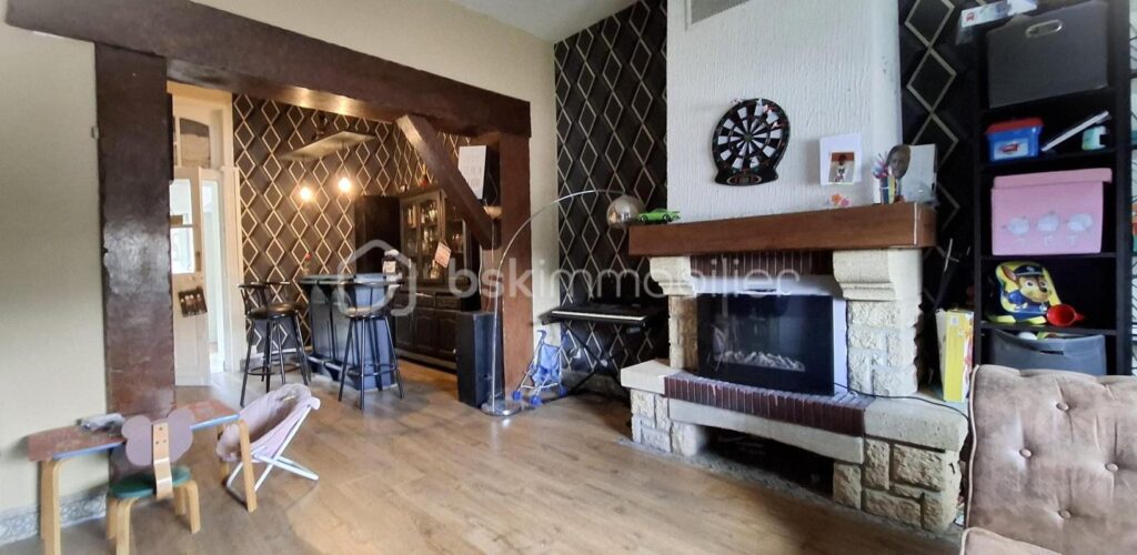 Maison individuelle entièrement rénovée, 4 chambres, garage – 5 pièces – 4 chambres – 136 m²