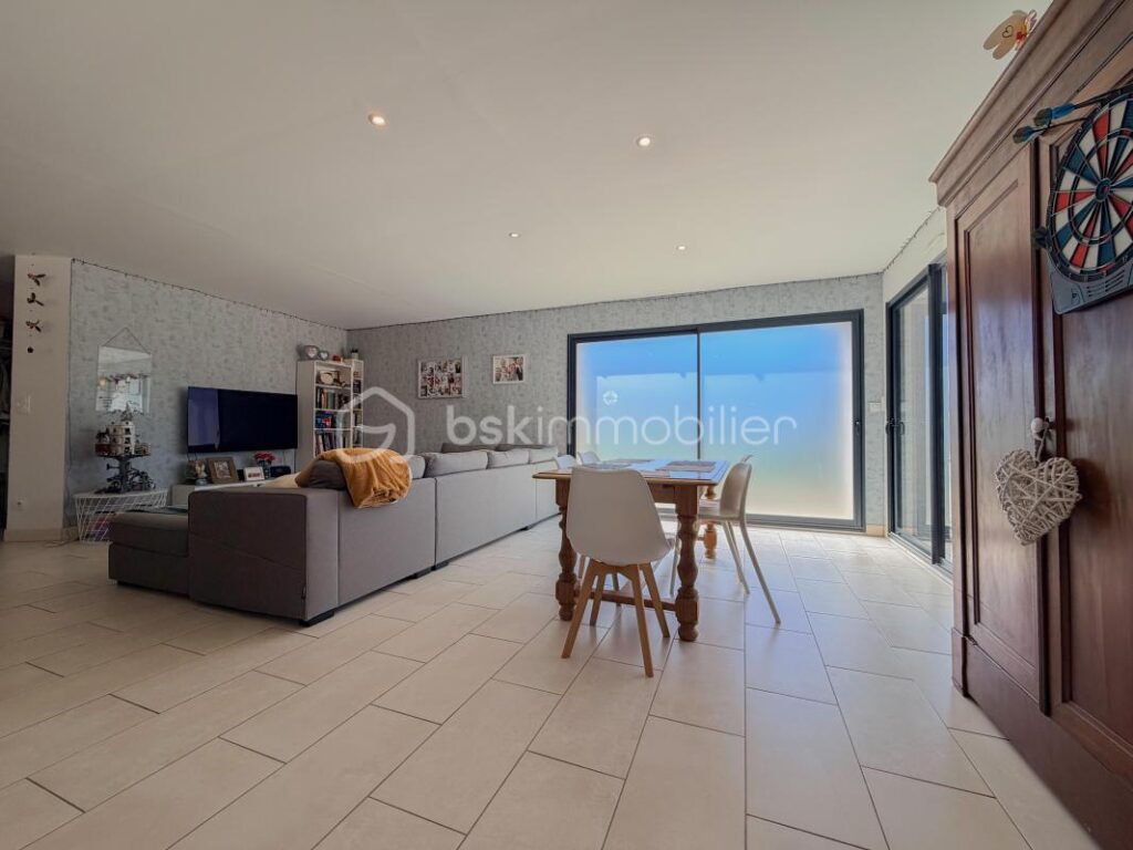 Maison familiale avec piscine au Tâtre – 6 pièces – 4 chambres – 154 m²