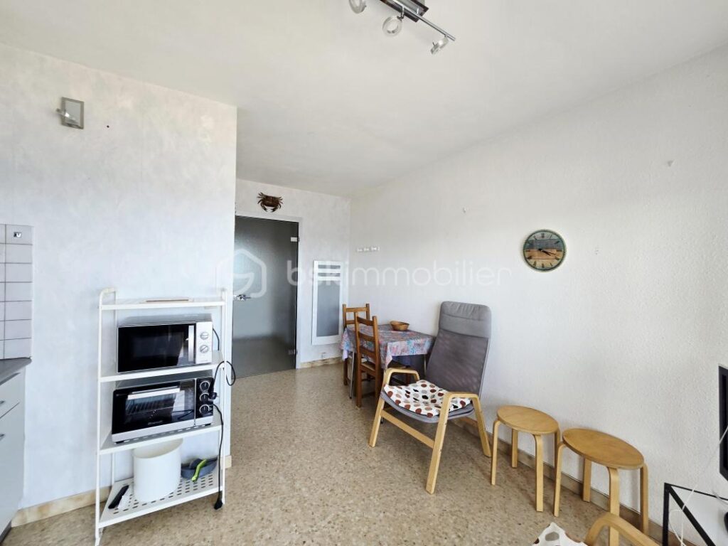 EN EXCLUSIVITE – VUE FRONTALE – COIN NUIT – 1 pièce – NR chambres – 21 m²