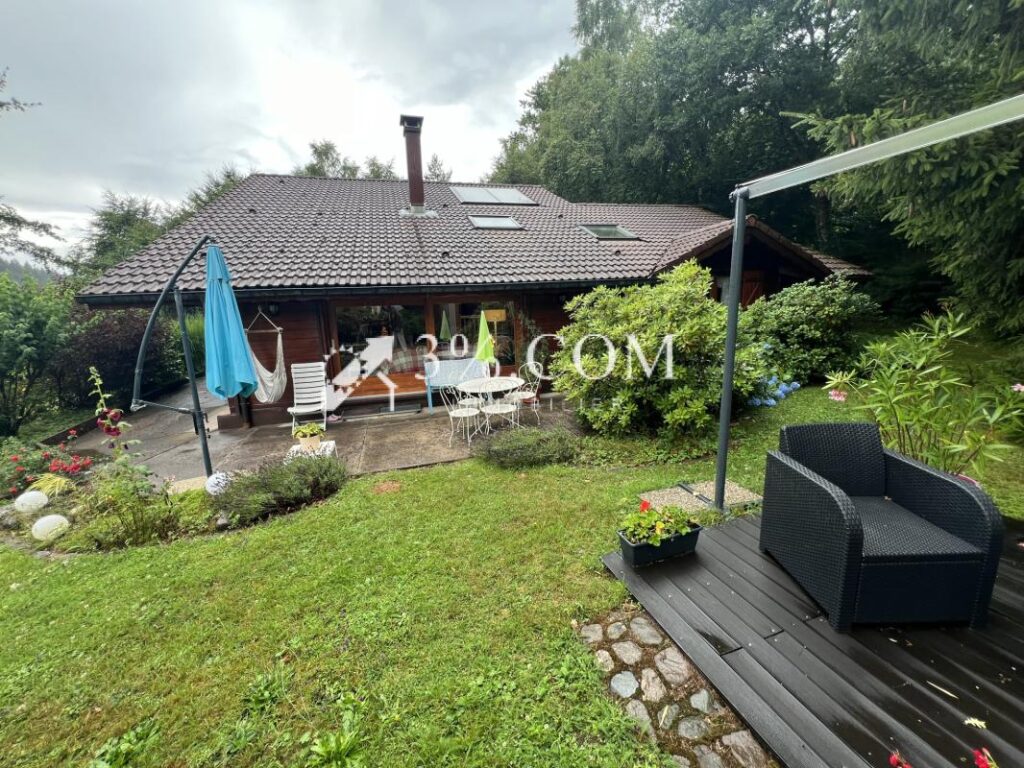 Chalet de Caractére + 5000 M2 Terrain 147 m2 – 9 pièces – 4 chambres – 147 m²