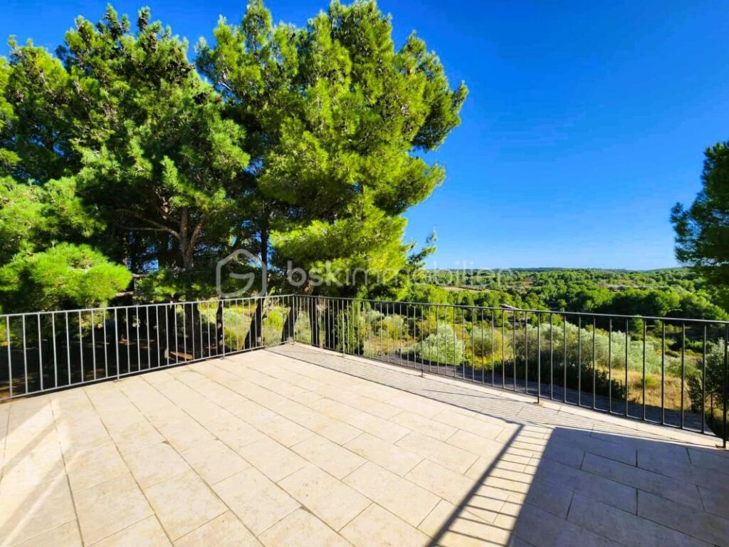 Superbe villa avec vue imprenable – 7 pièces – 4 chambres – 192 m²