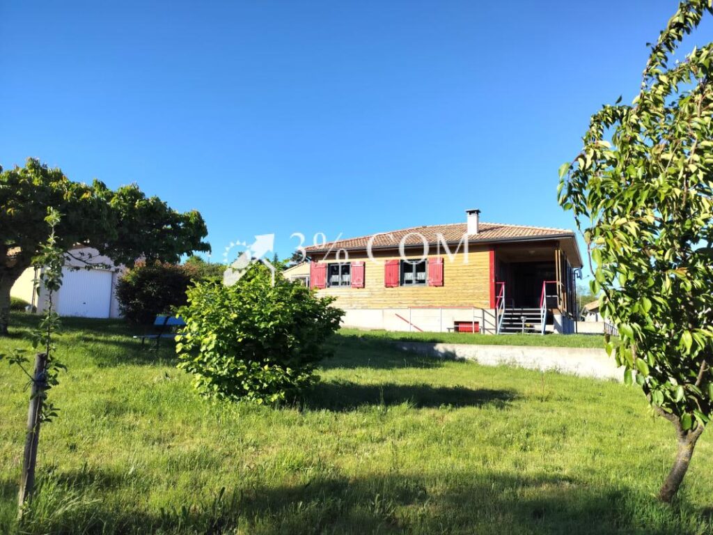 Chalet avec vue dégagée de 69m2 et 2 chambres sur 1330m2 clo – 3 pièces – 2 chambres – 69 m²