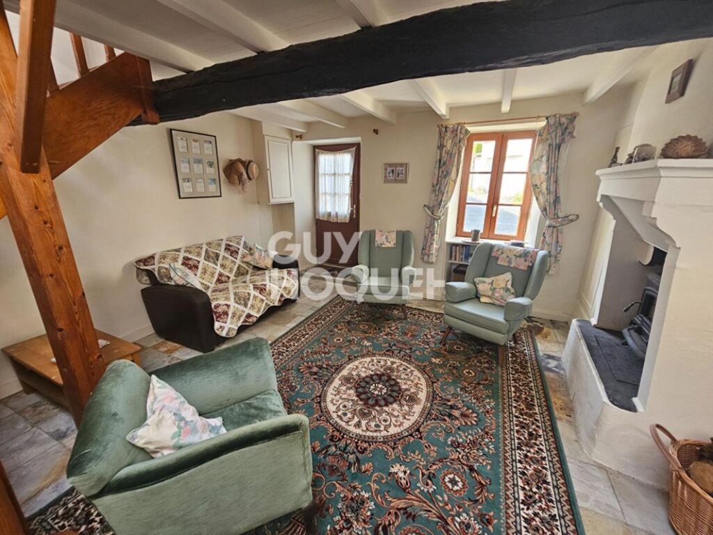 Centre Historique Vouvant – Maison de Bourg – 2 pièces – 1 chambre – 43 m²