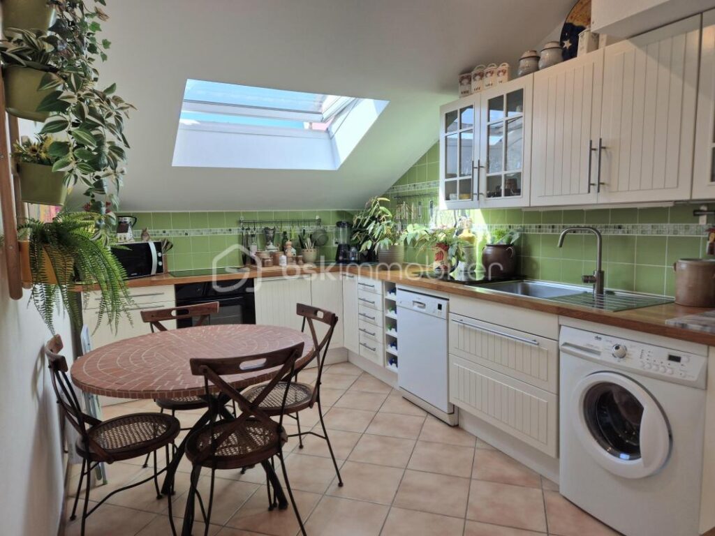 Charmant appartement en dernier étage à Courcouronnes Centre avec terrasse !!! – 3 pièces – 1 chambre – 60 m²