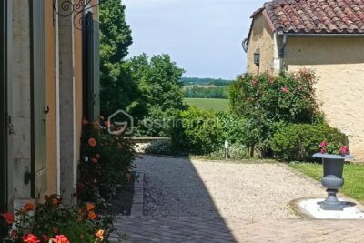 Maison gasconne pleine de charme, volumes généreux et esprit familial – 10 pièces – 6 chambres – 316 m²