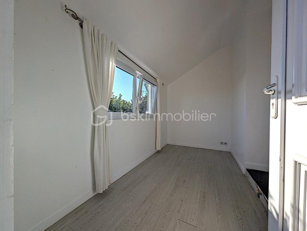 MAISON EN PIERRE FACE A LA MER – 40.78m² – CHARME – BARNEVILLE 50270 – 3 pièces – 1 chambre – 40 m²