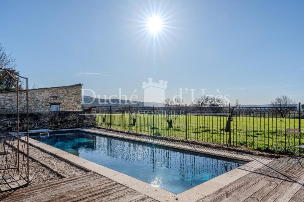 Maison – 7 pièces – 4 chambres – 275 m²