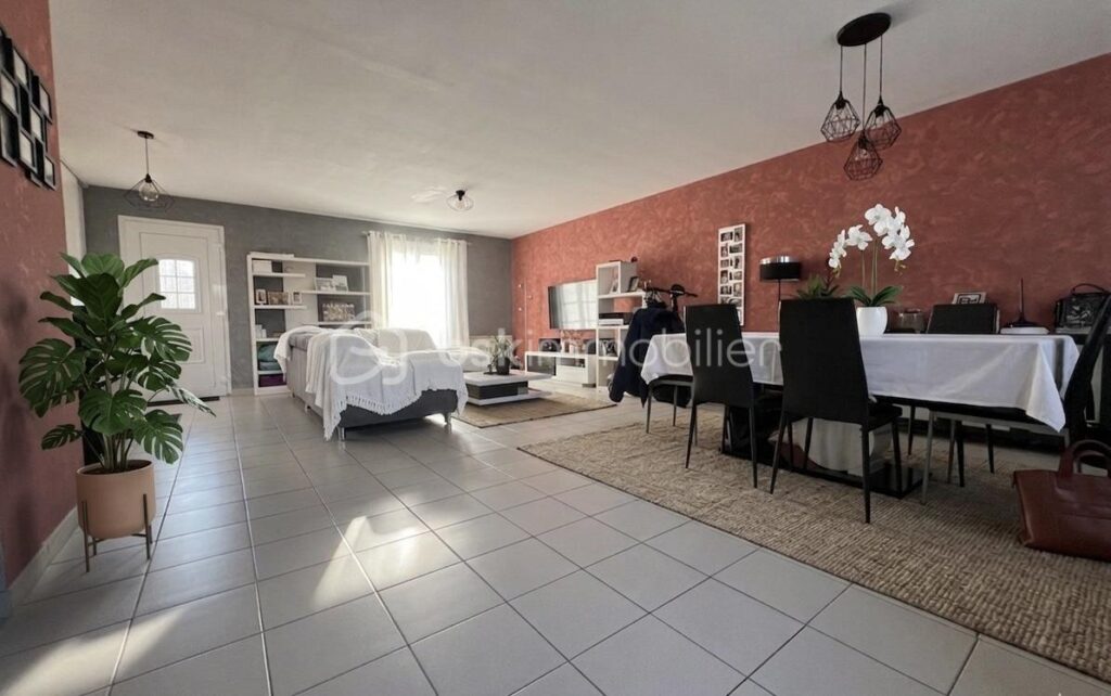 Proche Le Mans Nord, Pavillon plain pied et vue sur campagne – 5 pièces – 3 chambres – 102 m²