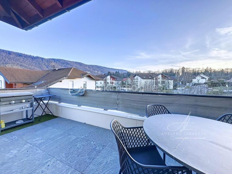 Superbe Type 3 dernière étage avec terrasse de 30m2 expo Sud/Est et vue panoramique – 3 pièces – 2 chambres – 67 m²