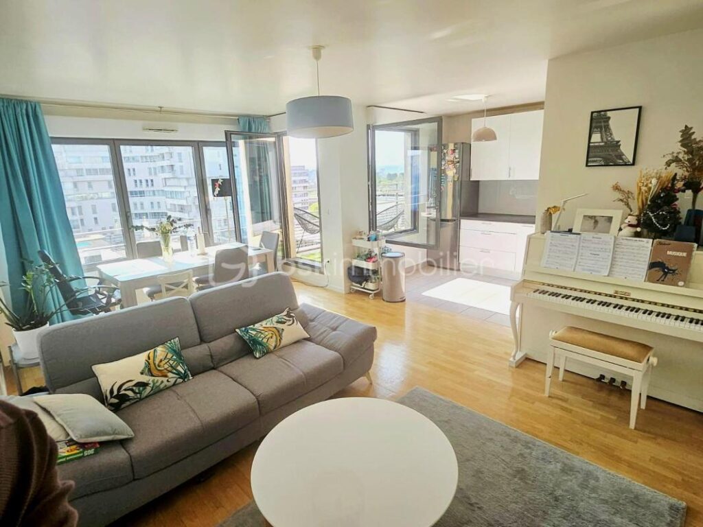 Nanterre- Appartement 4 pièces et 3 Chambres – Dernier étage avec terrasse, Parking et cave en sous-sol – 4 pièces – 3 chambres – 84 m²