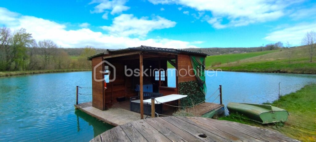 OPPORTUNITE RARE! – NR pièces – NR chambres – 18357 m²