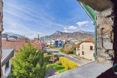 Maison individuelle à rénover – Fort potentiel – Cluses – 6 pièces – 5 chambres – 226 m²