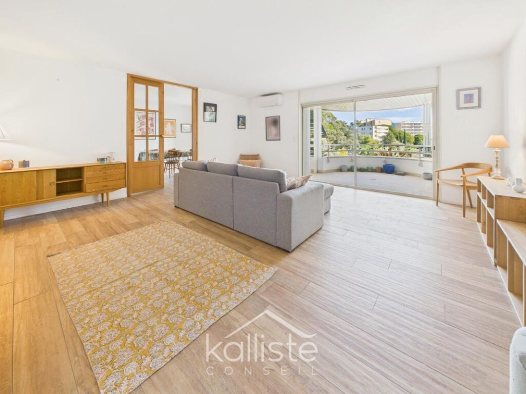 Appartement T5 131.87 m² de standing avec terrasse et garage – Ajaccio – 5 pièces – 4 chambres – 131 m²