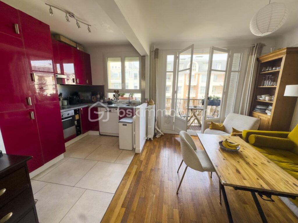 🏡 3 PIÈCES LUMINEUX & TRAVERSANT – ÉTAGE ÉLEVÉ AVEC BALCON – CHARENTON-LE-PONT – 3 pièces – 2 chambres – 50 m²