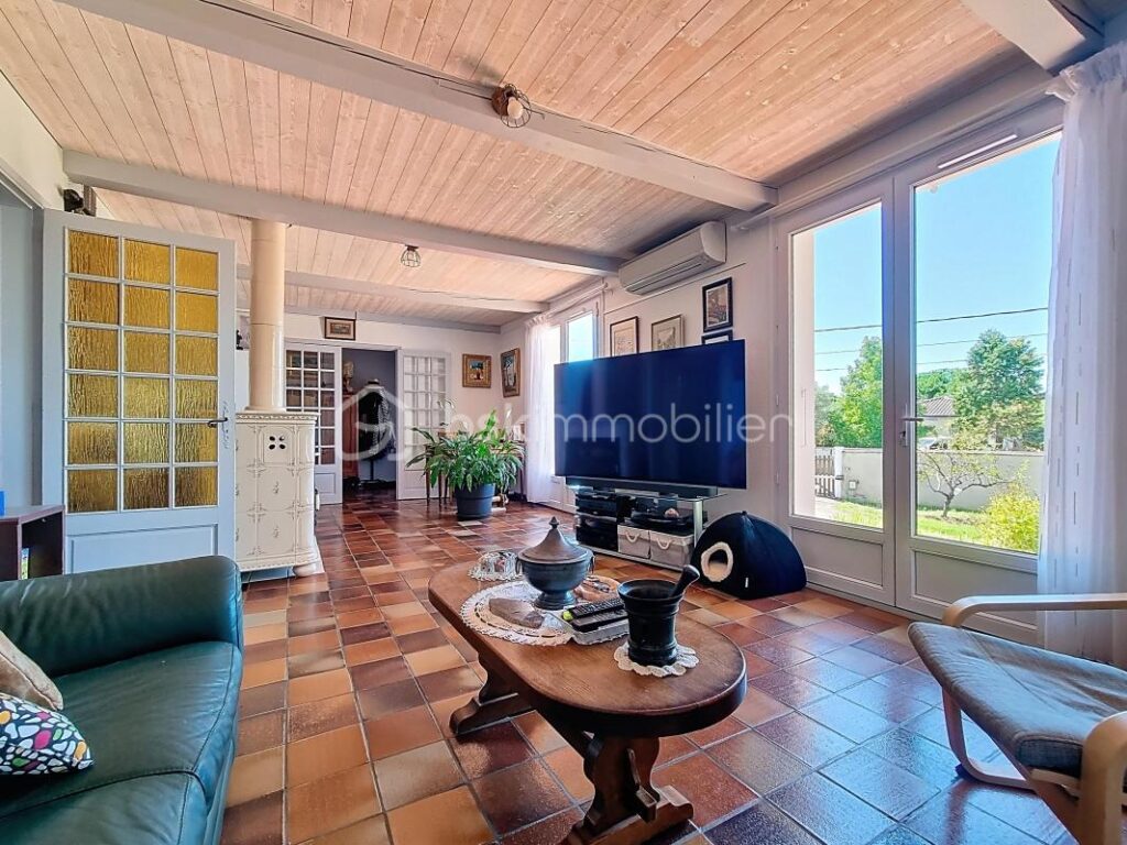 MAISON avec sous-sol total et piscine – 5 pièces – 4 chambres – 126 m²